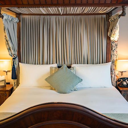 The Red Lion Hotel Хитроу Экстерьер фото