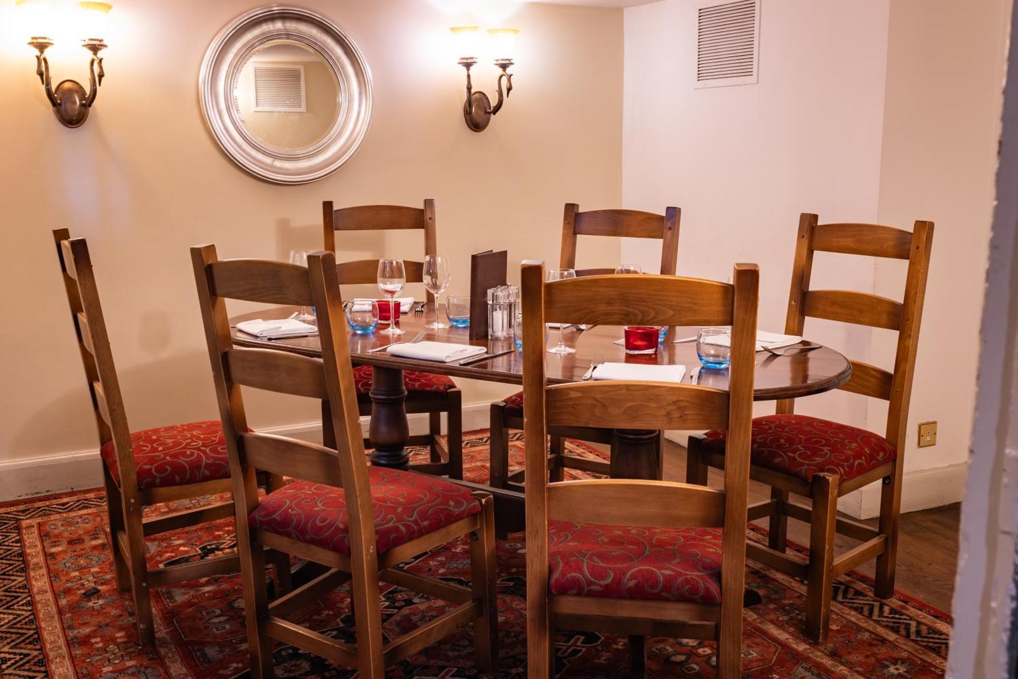 The Red Lion Hotel Хитроу Экстерьер фото
