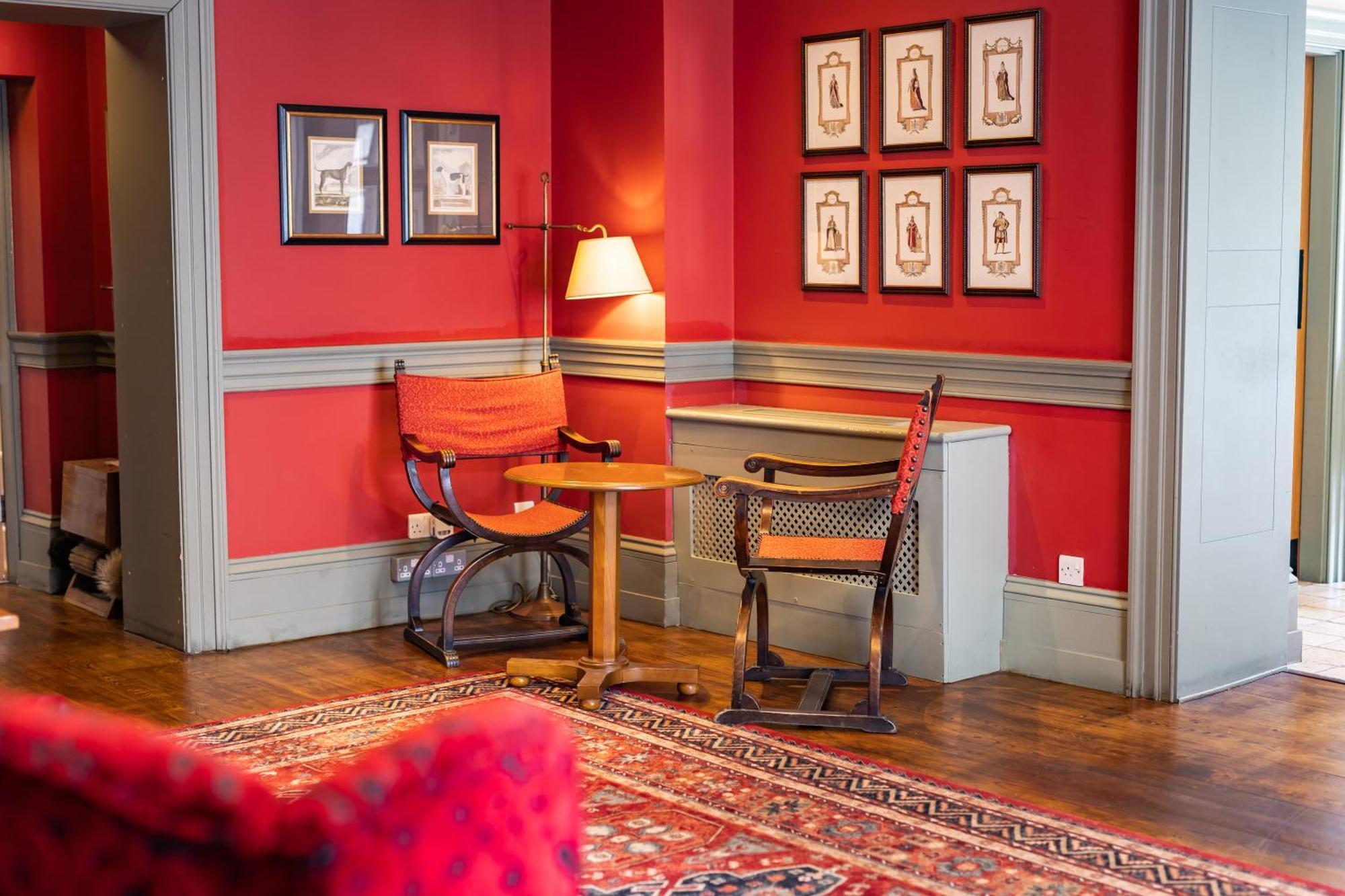The Red Lion Hotel Хитроу Экстерьер фото