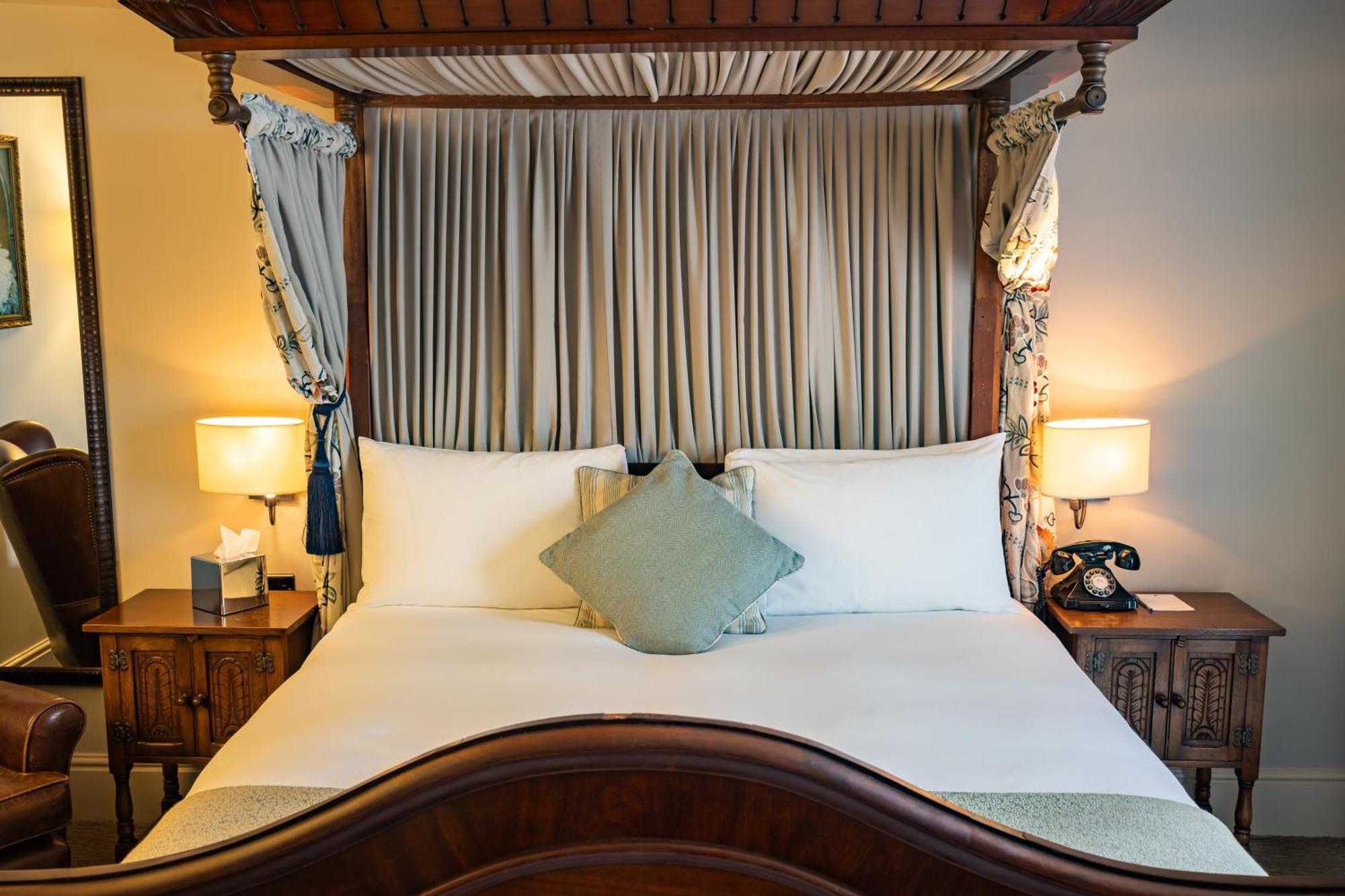 The Red Lion Hotel Хитроу Экстерьер фото